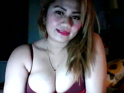 Snapshot of Miss_Heart chatting on October 9, 1:09 pm Miss Heart online show from October 9, 1:09 pm