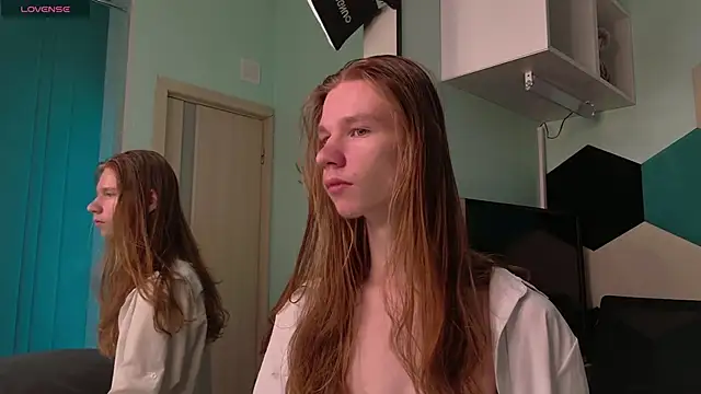 Snapshot of TheodoreMcLovin chatting on September 11, 4:56 am TheodoreMcLovin online show from September 11, 4:56 am