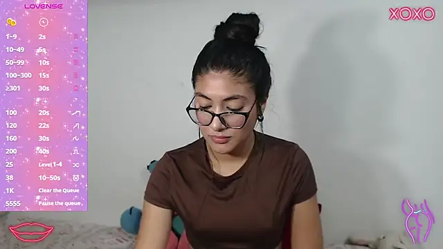 Allison 19   online show from October 8, 8:01 am