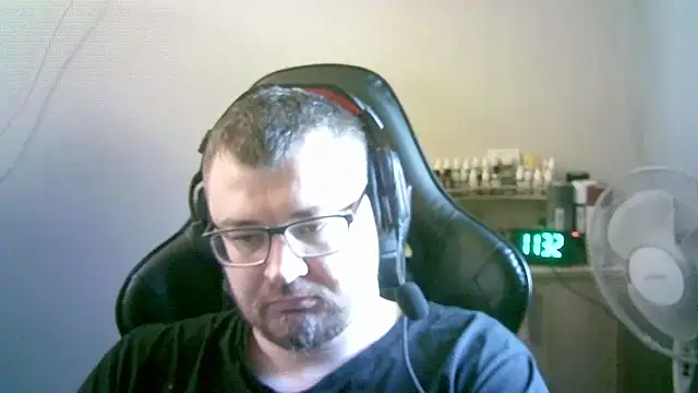 SirAbuser online show from March 12, 8:31 am