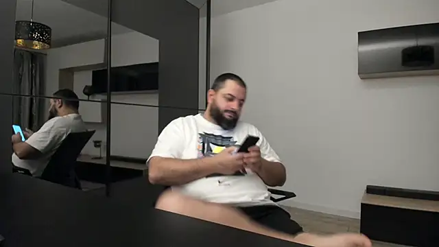 Snapshot of DravenPeak chatting on September 11, 1:06 am DravenPeak online show from September 11, 1:06 am