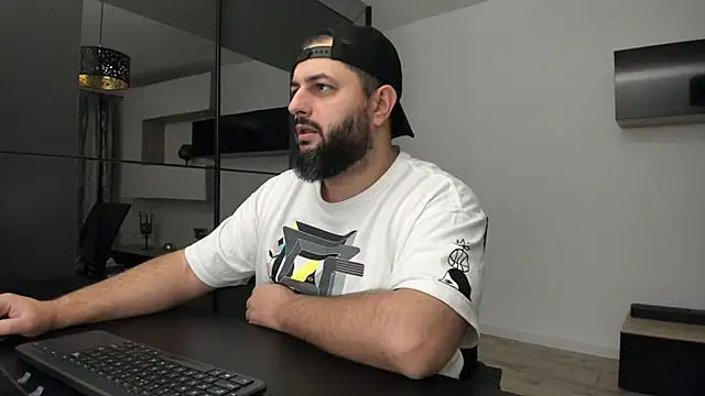 Snapshot of DravenPeak chatting on September 13, 1:05 am DravenPeak online show from September 13, 1:05 am