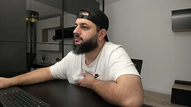 Snapshot of DravenPeak chatting on November 16, 10:15 pm DravenPeak online show from November 16, 10:15 pm