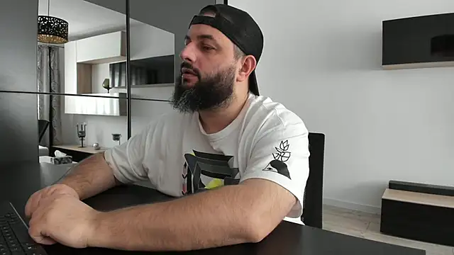 Snapshot of DravenPeak chatting on December 4, 11:52 am DravenPeak online show from December 4, 11:52 am