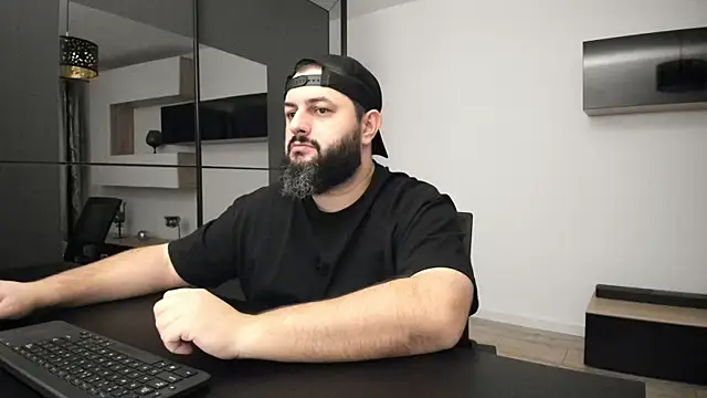 Snapshot of DravenPeak chatting on December 17, 3:07 pm DravenPeak online show from December 17, 3:07 pm