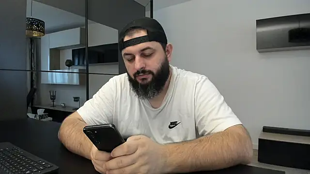 Snapshot of DravenPeak chatting on December 18, 1:50 pm DravenPeak online show from December 18, 1:50 pm