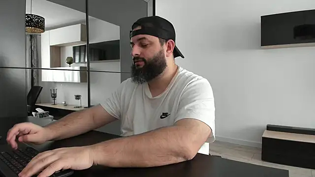 Snapshot of DravenPeak chatting on December 19, 12:23 pm DravenPeak online show from December 19, 12:23 pm