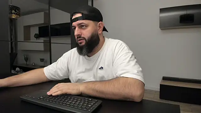 Snapshot of DravenPeak chatting on December 22, 7:33 pm DravenPeak online show from December 22, 7:33 pm