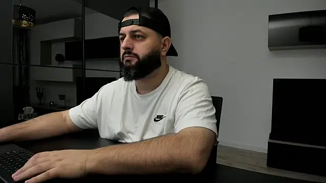 Snapshot of DravenPeak chatting on February 12, 8:59 pm DravenPeak online show from February 12, 8:59 pm