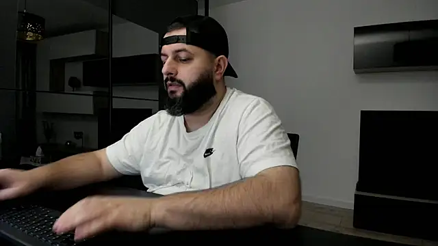 Snapshot of DravenPeak chatting on February 27, 7:03 pm DravenPeak online show from February 27, 7:03 pm