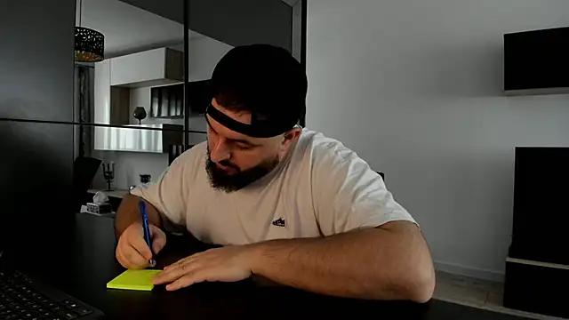 Snapshot of DravenPeak chatting on March 3, 8:53 am DravenPeak online show from March 3, 8:53 am