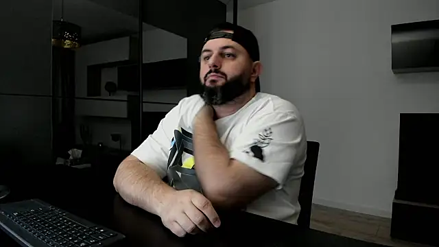 Snapshot of DravenPeak chatting on March 10, 6:02 pm DravenPeak online show from March 10, 6:02 pm