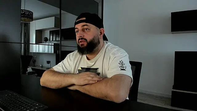 Snapshot of DravenPeak chatting on March 11, 1:06 pm DravenPeak online show from March 11, 1:06 pm