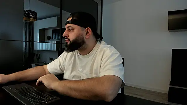 Snapshot of DravenPeak chatting on March 12, 6:19 am DravenPeak online show from March 12, 6:19 am