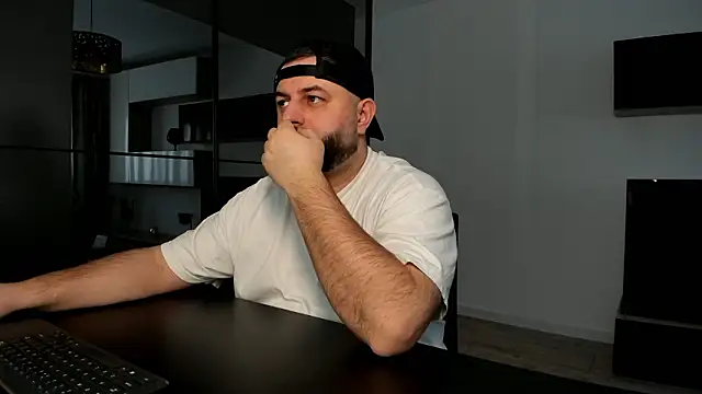 Snapshot of DravenPeak chatting on March 15, 3:07 pm DravenPeak online show from March 15, 3:07 pm