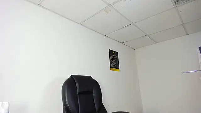 Aisha hotts777 online show from December 5, 3:48 am