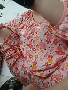 Snapshot of _Babyrose_ chatting on June 25, 3:50 am Babyrose online show from June 25, 3:50 am