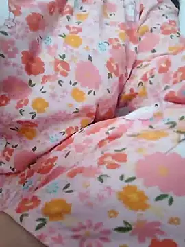 Snapshot of _Babyrose_ chatting on June 28, 3:34 am Babyrose online show from June 28, 3:34 am