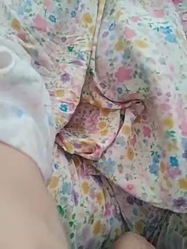 Snapshot of _Babyrose_ chatting on July 1, 6:04 am Babyrose online show from July 1, 6:04 am