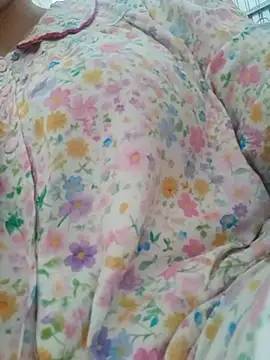 Snapshot of _Babyrose_ chatting on July 9, 5:00 am Babyrose online show from July 9, 5:00 am