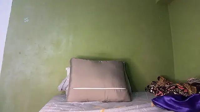 Liaprettygirl online show from June 24, 5:39 am
