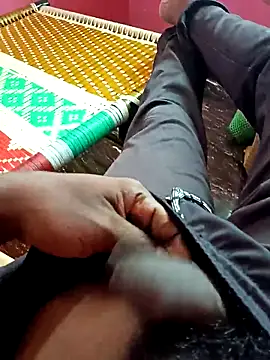 Snapshot of dolphiinn chatting on November 1, 4:25 am dolphiinn online show from November 1, 4:25 am