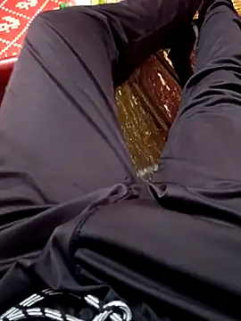 Snapshot of dolphiinn chatting on November 8, 1:44 pm dolphiinn online show from November 8, 1:44 pm