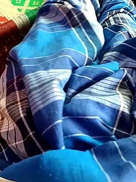 Snapshot of dolphiinn chatting on November 14, 5:50 am dolphiinn online show from November 14, 5:50 am