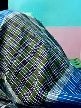 Snapshot of dolphiinn chatting on November 15, 4:14 pm dolphiinn online show from November 15, 4:14 pm