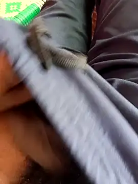 Snapshot of dolphiinn chatting on November 20, 5:18 am dolphiinn online show from November 20, 5:18 am