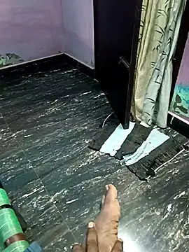 Snapshot of dolphiinn chatting on November 26, 2:18 pm dolphiinn online show from November 26, 2:18 pm