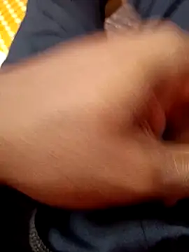 Snapshot of dolphiinn chatting on December 3, 1:53 pm dolphiinn online show from December 3, 1:53 pm