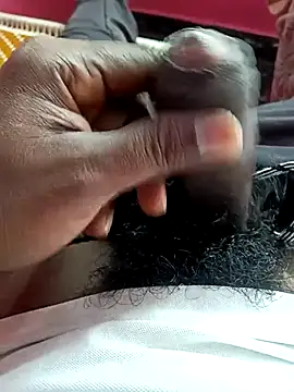 Snapshot of dolphiinn chatting on December 5, 4:54 am dolphiinn online show from December 5, 4:54 am