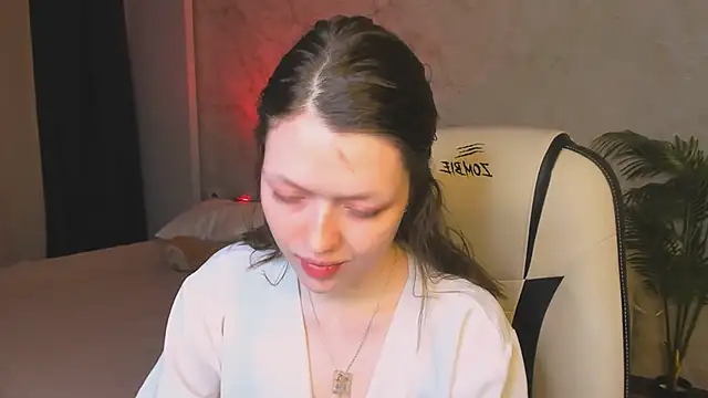 Lunar Lily online show from January 15, 5:45 am