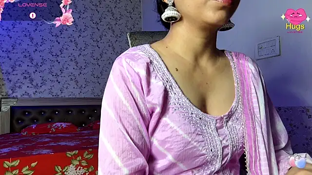 Snapshot of snow_white123 chatting on June 7, 9:40 pm snow white123 online show from June 7, 9:40 pm