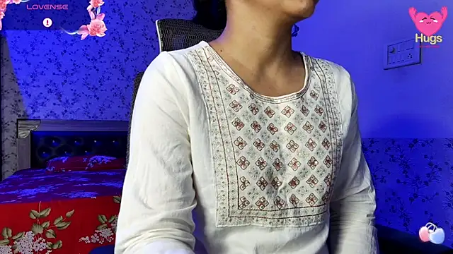 Snapshot of snow_white123 chatting on June 11, 9:35 pm snow white123 online show from June 11, 9:35 pm