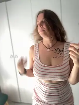 TenderLaGlamor online show from October 1, 10:10 am