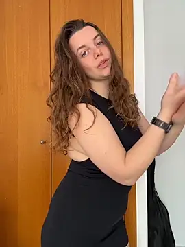 TenderLaGlamor online show from March 7, 3:31 pm