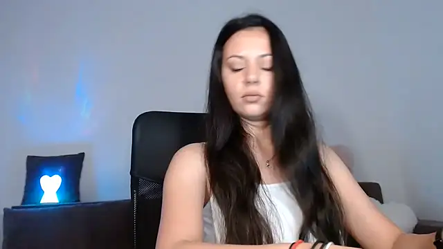 Snapshot of KIMBERLLY01 chatting on June 3, 4:37 am KIMBERLLY01 online show from June 3, 4:37 am