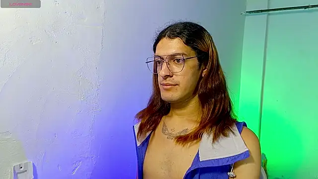 Snapshot of cJude chatting on October 12, 12:31 am cJude online show from October 12, 12:31 am