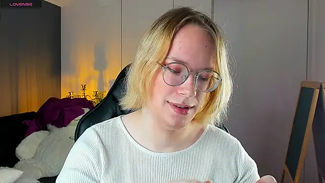 Snapshot of Amanda_Butlerr chatting on November 2, 2:30 pm Amanda Butlerr online show from November 2, 2:30 pm