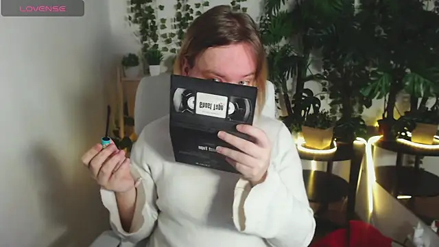 Snapshot of Amanda_Butlerr chatting on December 17, 9:04 am Amanda Butlerr online show from December 17, 9:04 am