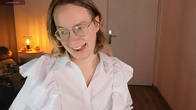 Snapshot of Amanda_Butlerr chatting on May 23, 12:20 pm Amanda Butlerr online show from May 23, 12:20 pm