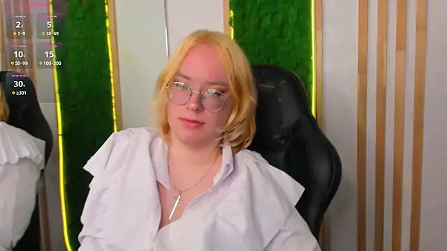 Snapshot of Amanda_Butlerr chatting on May 31, 6:09 pm Amanda Butlerr online show from May 31, 6:09 pm