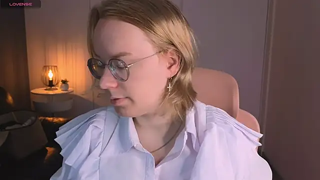 Snapshot of Amanda_Butlerr chatting on June 4, 1:28 pm Amanda Butlerr online show from June 4, 1:28 pm