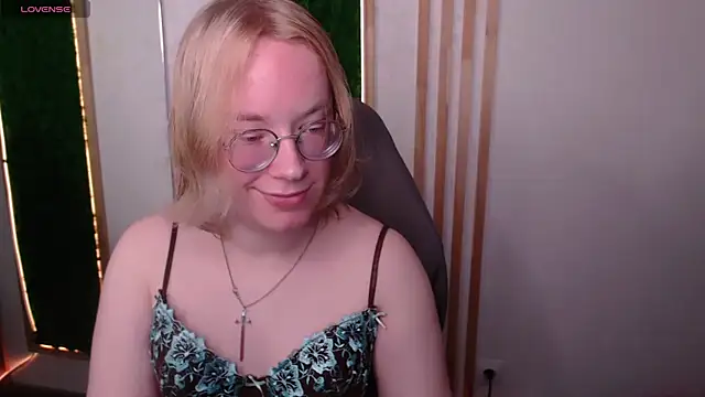 Snapshot of Amanda_Butlerr chatting on June 10, 2:16 pm Amanda Butlerr online show from June 10, 2:16 pm