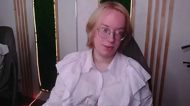 Snapshot of Amanda_Butlerr chatting on June 13, 2:04 pm Amanda Butlerr online show from June 13, 2:04 pm