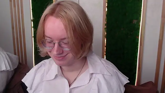 Snapshot of Amanda_Butlerr chatting on June 18, 12:09 pm Amanda Butlerr online show from June 18, 12:09 pm