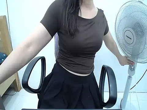 Snapshot of _Lady- chatting on June 9, 8:15 am Lady- online show from June 9, 8:15 am