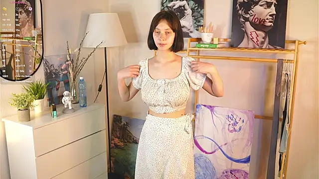 SuzanneHowse online show from September 9, 7:19 am